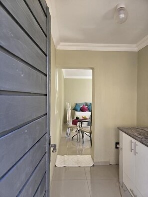 Interior - Room-charming Studio Retreat in the Hear (Johannesburg)