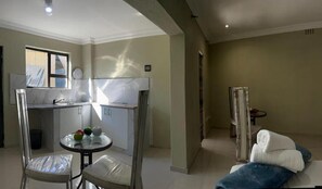 Room, 1 Bedroom | Interior