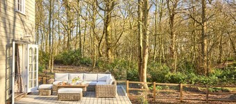 Exceptional woodland cottage in Constable Country - Cosgrove Lodge