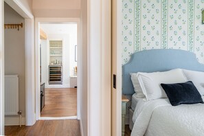 4 habitaciones, tabla de planchar con plancha y wifi gratis 