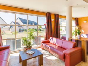Apartment | Living room - Loire Valley Duplex Maisonette (Azay-le-Rideau)