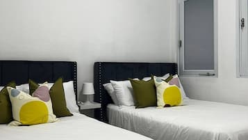 Iron/ironing board, bed sheets