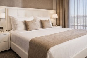 Standard Room | Iron/ironing board, free WiFi - Maple Leaf Stayhotels (Toronto)