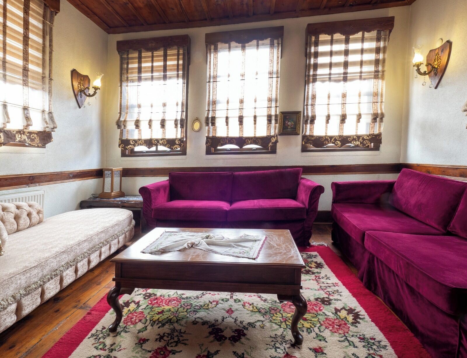 Deluxe kamer, 1 twee- of 2 eenpersoonsbedden | Woonruimte