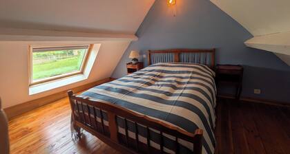 The Otter Cottage! Vacation Rental with Indoor Pool; Chancelade Pond 500 meters away