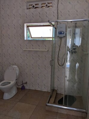 Double Room, Balcony, City View | Bathroom | Slippers - UBUMWE APARTHOTEL KIGALI (Kigali)