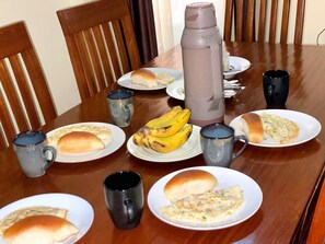 Double Room, Balcony, City View | Breakfast meal - UBUMWE APARTHOTEL KIGALI (Kigali)