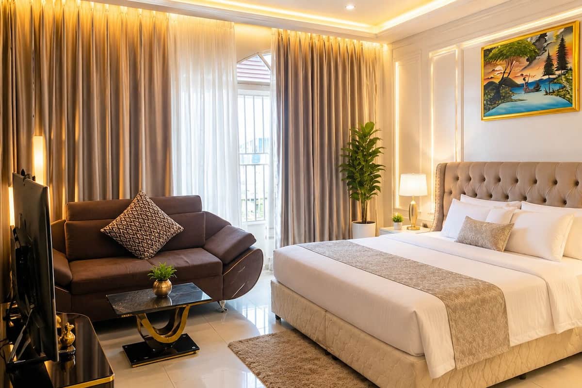 Suite Deluxe, vistas a la ciudad | Sábanas italianas Frette, ropa de cama de alta calidad, escritorio