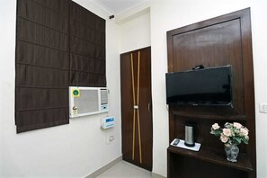 Deluxe Double Room | Interior - Hotel Visa (New Delhi)