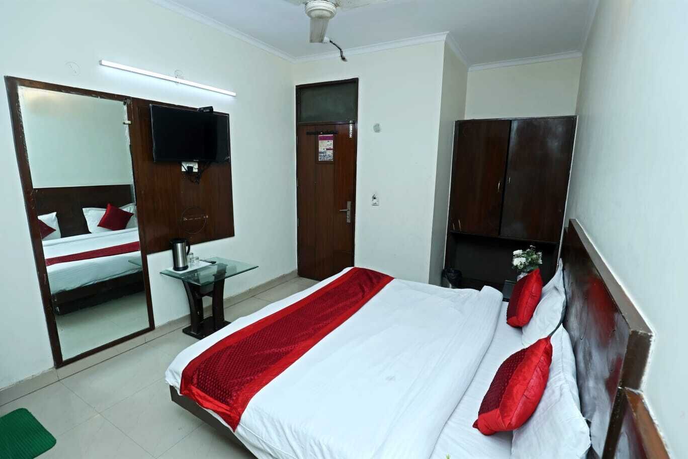Deluxe Double Room | Free WiFi