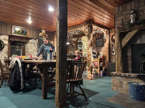 Dining - Whole Ski Lodge, very unique, 8-room Inn near Big Powderhorn Resort (Bessemer)
