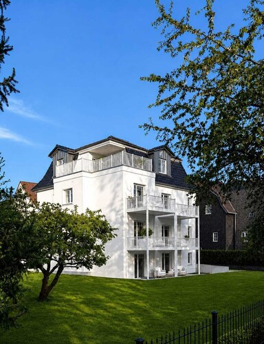 Modern apartment with large balcony I Parking space I Netflix I Central at the Kurpark
