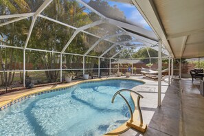 House, 3 Bedrooms | Pool | Outdoor pool - Poolside Family Paradise-pet Friendly-near Airport 3 Bedroom Home (Tampa)