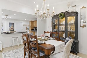 House, 3 Bedrooms | Dining - Poolside Family Paradise-pet Friendly-near Airport 3 Bedroom Home (Tampa)