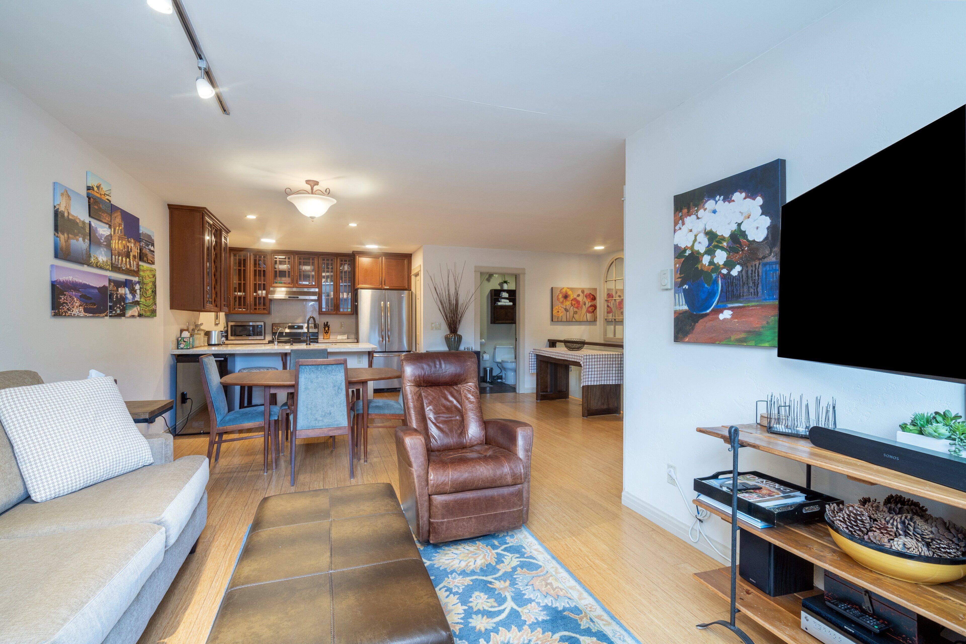 Condo, 3 Bedrooms | Living area