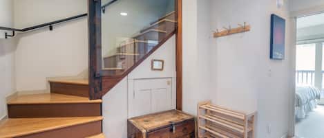 Condo, 3 Bedrooms | Interior