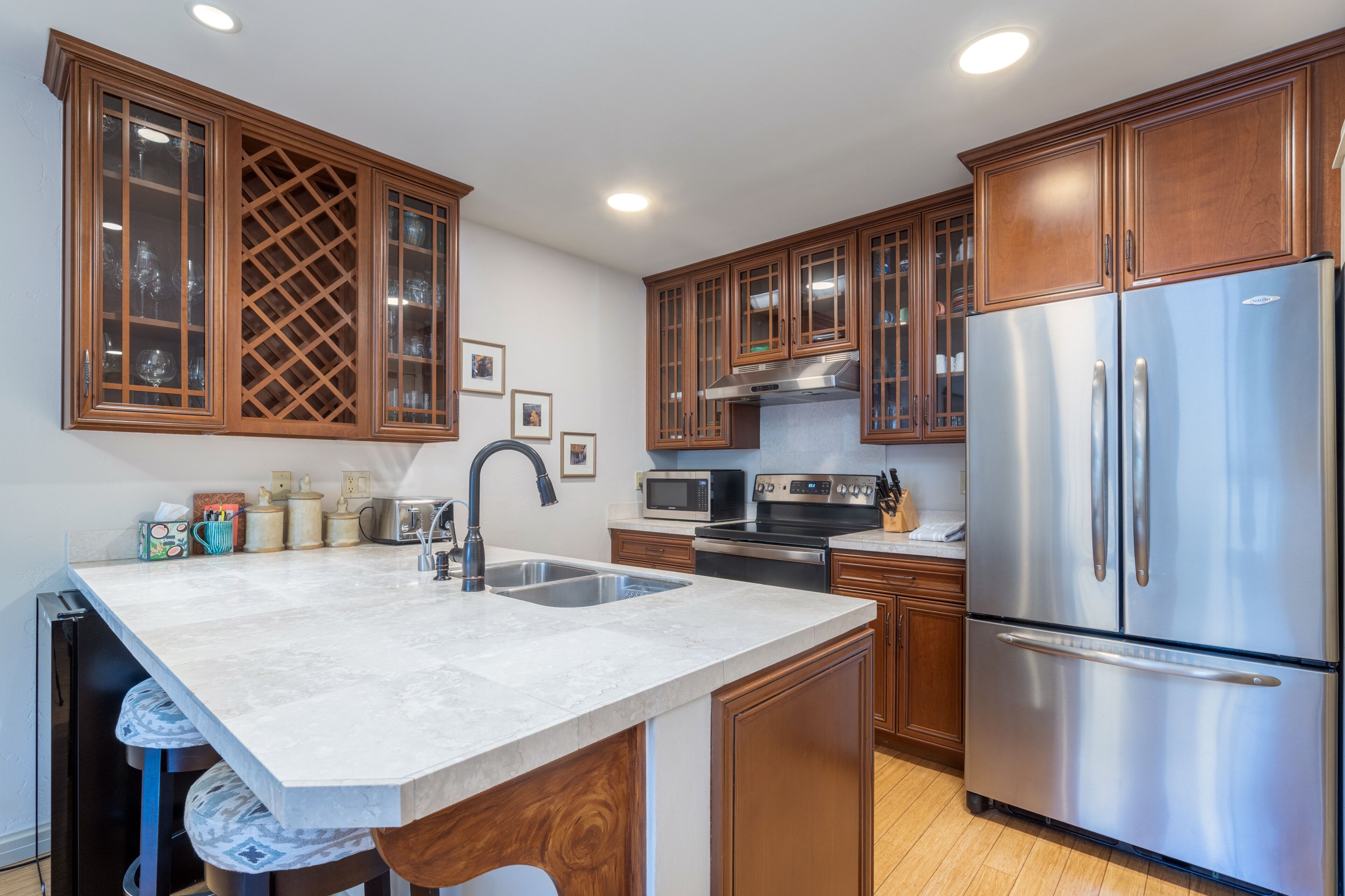 Condo, 3 phòng ngủ | Bếp riêng | Tủ lạnh, lò nướng 