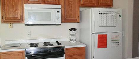 Condo, 1 Bedroom | Private kitchen