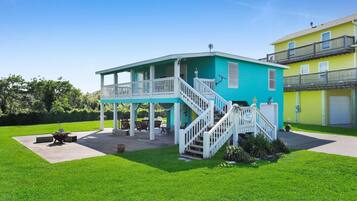 House, 2 Bedrooms | Exterior
