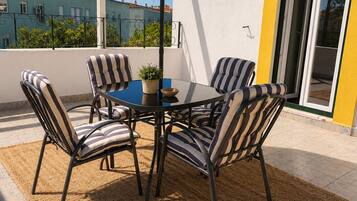 Family Quadruple Room | Outdoor dining