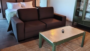 Deluxe Double Room, Garden View | In-room safe, blackout drapes, free WiFi
