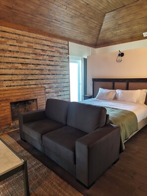 Kamar Double Deluks, pemandangan kebun | Brankas, tirai kedap cahaya, Wi-Fi gratis, dan seprai linen