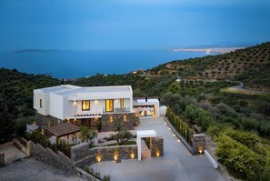 Exterior - Villa Gaia Rodia with Private Pool and Jacuzzi (Rodia Heraklion)
