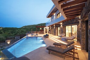 Pool - Villa Gaia Rodia with Private Pool and Jacuzzi (Rodia Heraklion)