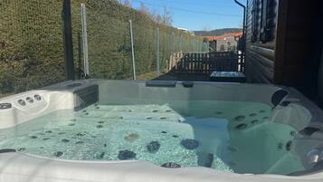 Utendørs boblebad