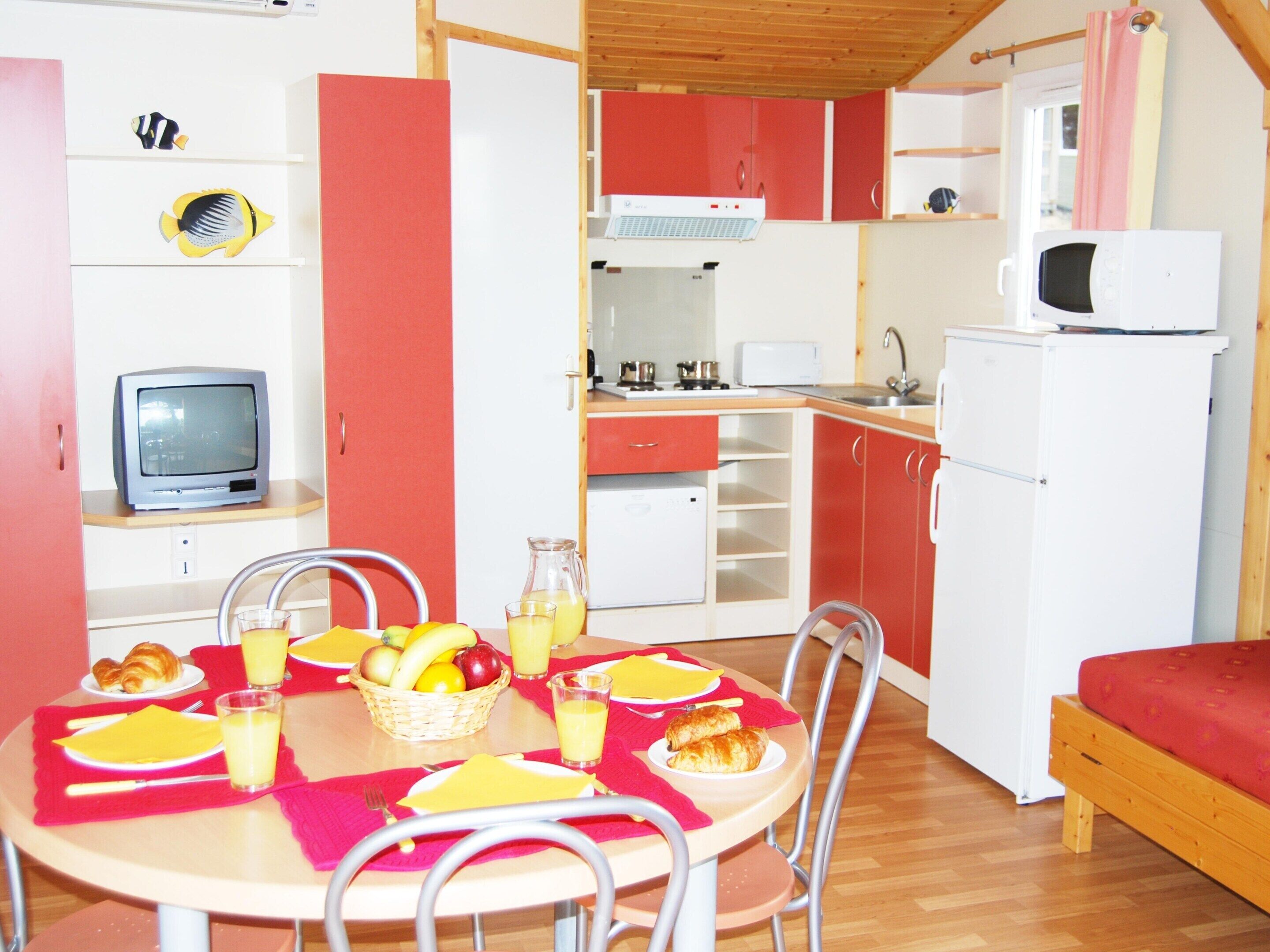 Cottage | Dining