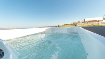 Deluxe Suite, Balcony, Sea View | Outdoor spa tub