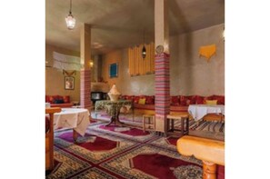 Dining - Gite Tamlli (KSAR TAKHYAMT)