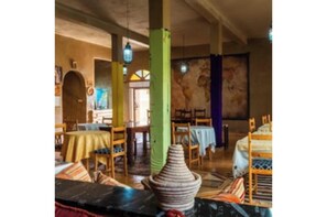 Dining - Gite Tamlli (KSAR TAKHYAMT)