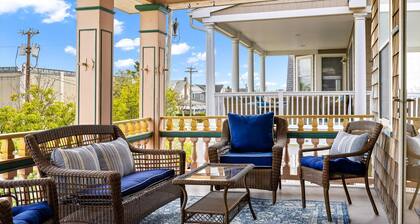 Modern Historic Charm 4br ONE Block to Beach