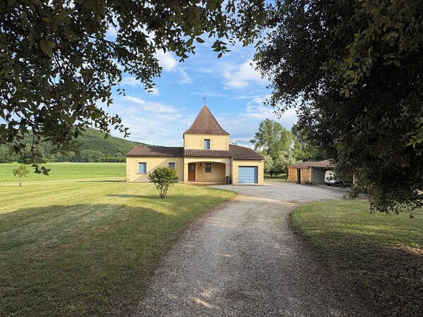 Exterior - Vrbo Property (Saint-Vincent-de-Cosse)