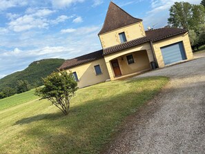 Exterior - Vrbo Property (Saint-Vincent-de-Cosse)