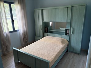 Room - Vrbo Property (Saint-Vincent-de-Cosse)