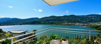 Luxury Lakeview Penthouse