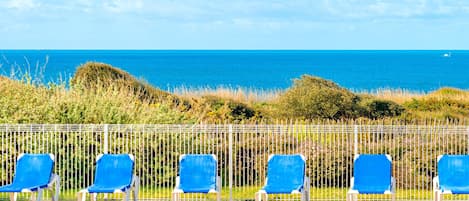 Apartment | Pool | Outdoor pool, a heated pool