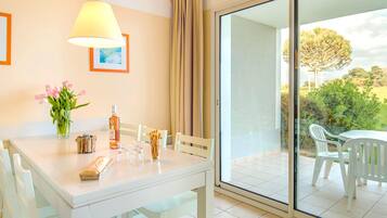 Apartment | Tempat makan