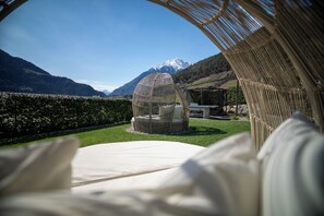 Property grounds - One-bedroom apartment with a magnificent view of the mountains (Algund)