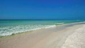 Una playa cerca