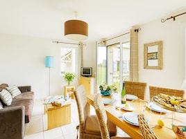 Apartment | Dining