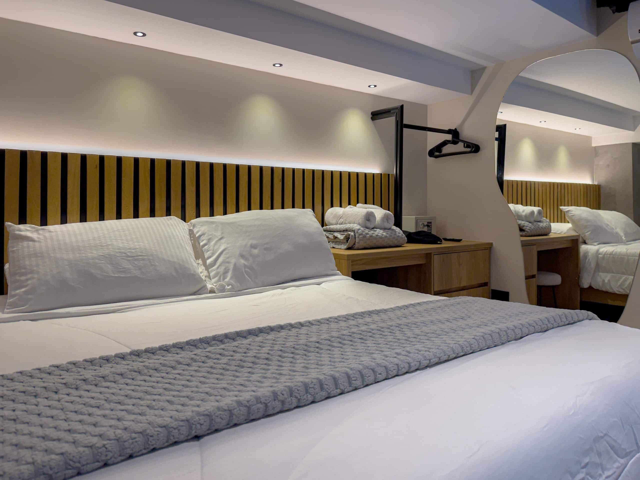 Appartement | Couette en duvet, coffre-fort, bureau, rideaux d’obscurcissement