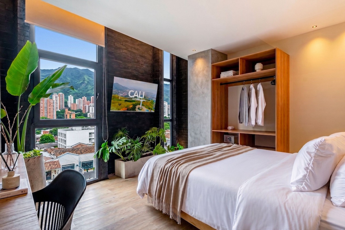 Down duvets, in-room safe, desk, blackout curtains