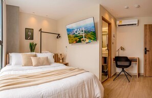 Apartment | Down comforters, in-room safe, desk, blackout drapes - Edificio Constantino Living Cali (Cali)