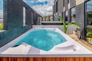 Outdoor spa tub - Edificio Constantino Living Cali (Cali)