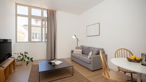 Apartment, 2 Schlafzimmer | Wohnbereich