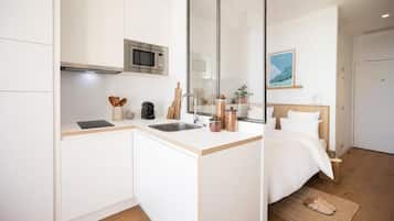 Departamento, vista a la montaña | Cocina privada | Refrigerador, microondas, parrilla de estufa y lavavajillas