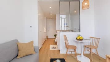 Appartement, balkon, uitzicht op bergen | Woonruimte